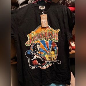 Size M Johnny Cash Distressed Graphic Tee - Black
